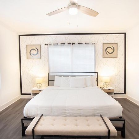 Modern Westshore Apartment Tampa Exterior photo