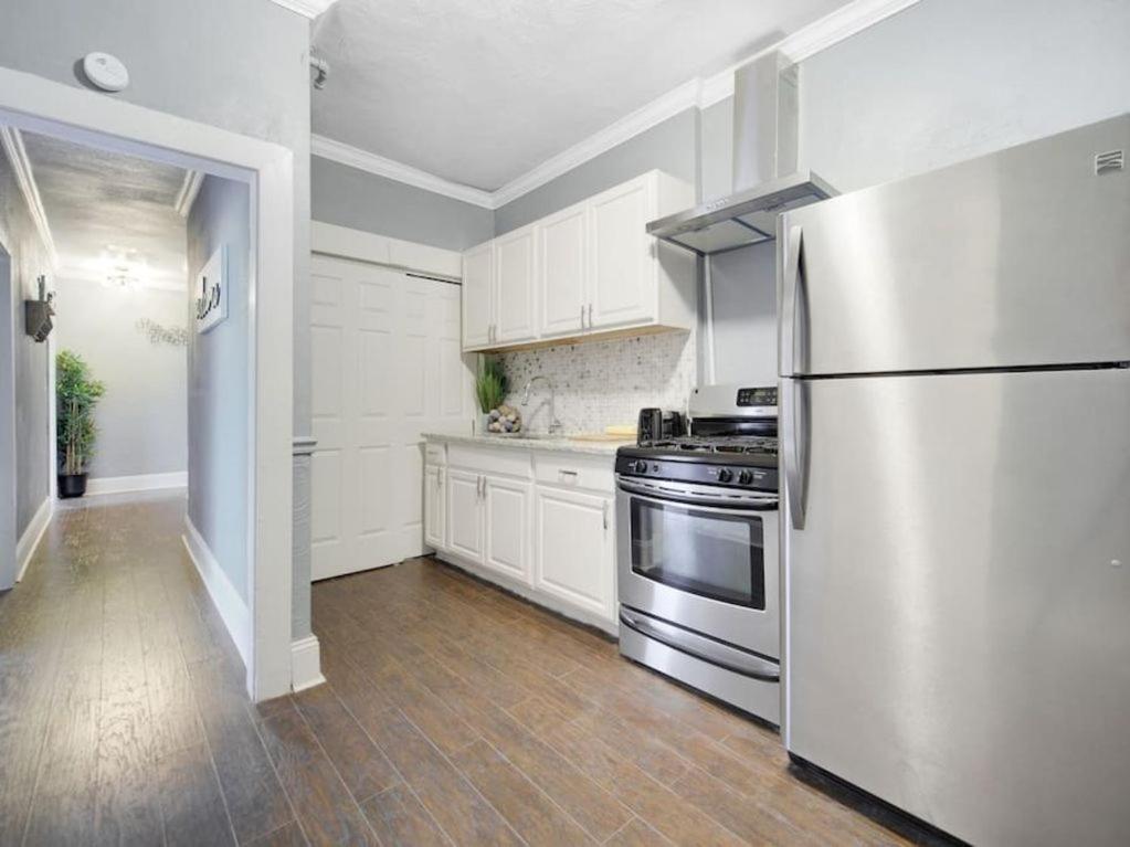 Modern Westshore Apartment Tampa Exterior photo