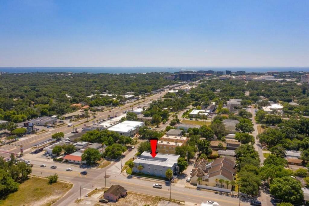 Modern Westshore Apartment Tampa Exterior photo