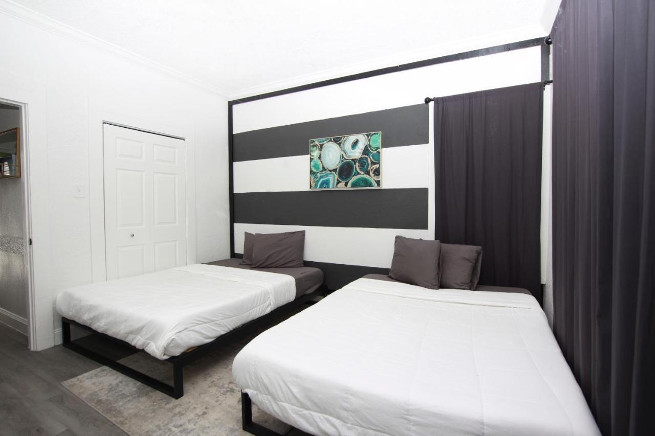 Modern Westshore Apartment Tampa Exterior photo