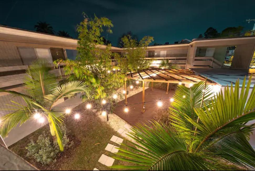 Modern Westshore Apartment Tampa Exterior photo